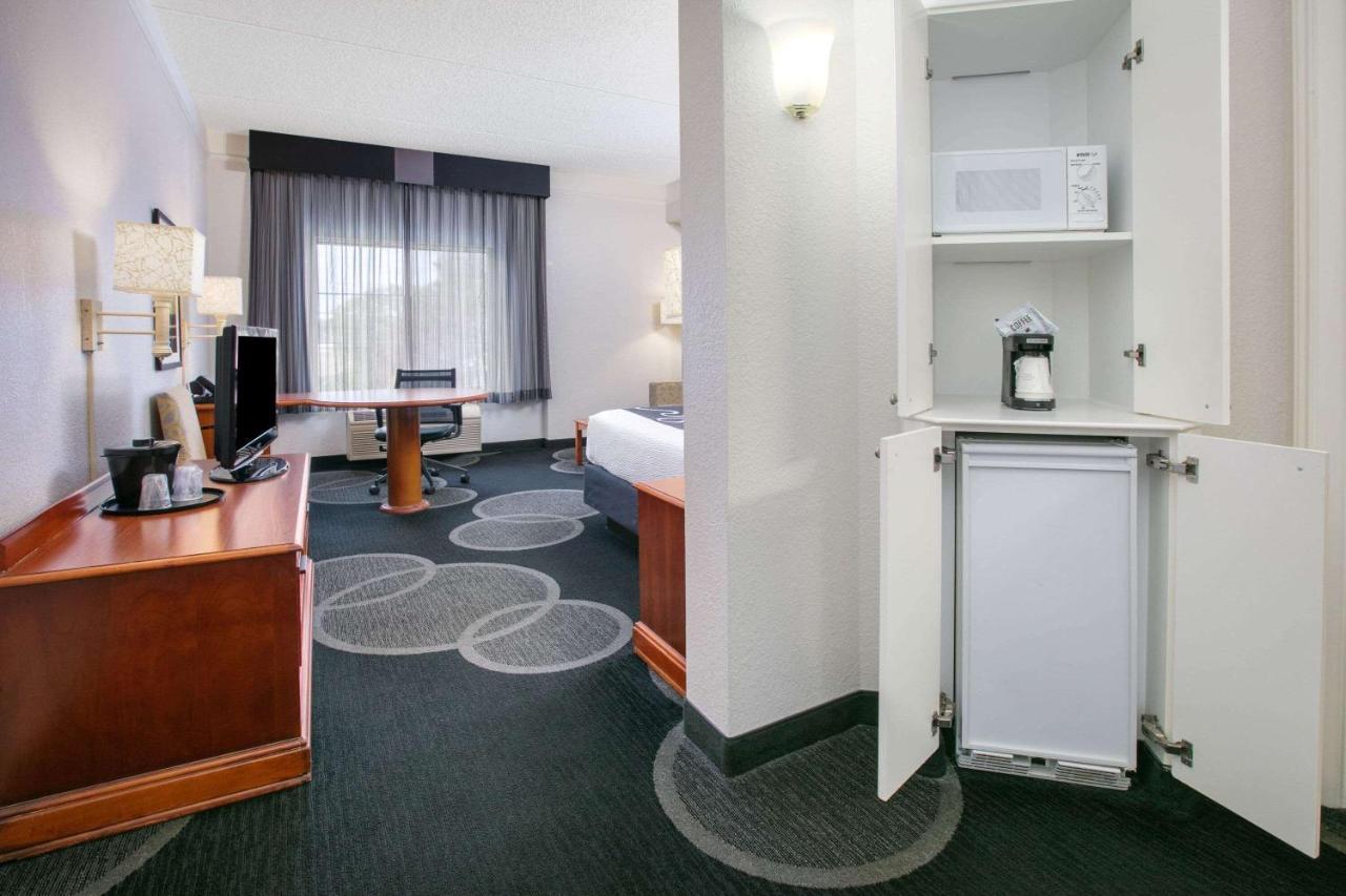 La Quinta By Wyndham Dallas North Central Εξωτερικό φωτογραφία